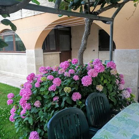 Apartman 100M2, Full Opremljen, Privatni Parking. بولا المظهر الخارجي الصورة