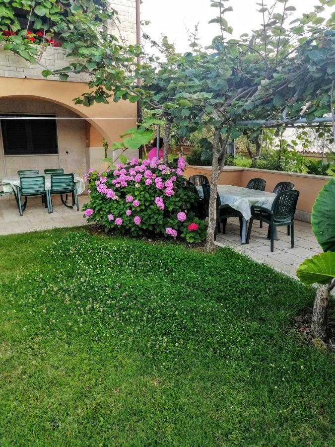 Apartman 100M2, Full Opremljen, Privatni Parking. بولا المظهر الخارجي الصورة