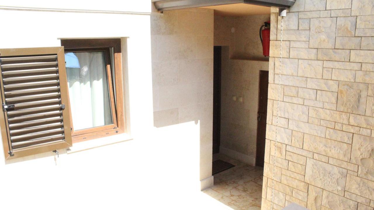 Apartman 100M2, Full Opremljen, Privatni Parking. بولا المظهر الخارجي الصورة