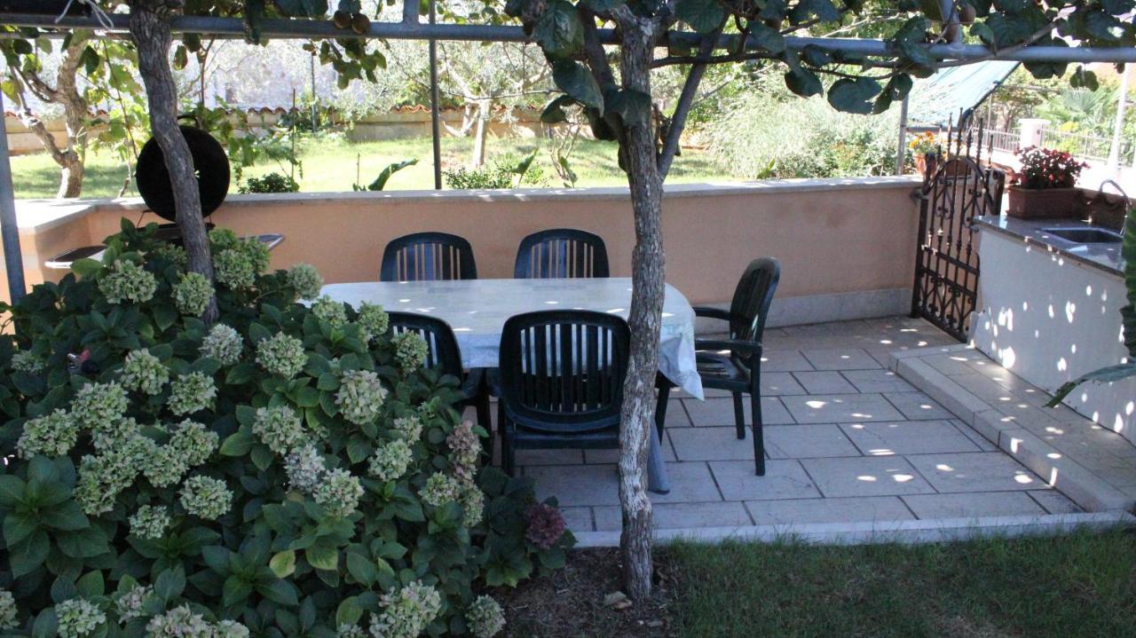 Apartman 100M2, Full Opremljen, Privatni Parking. بولا المظهر الخارجي الصورة