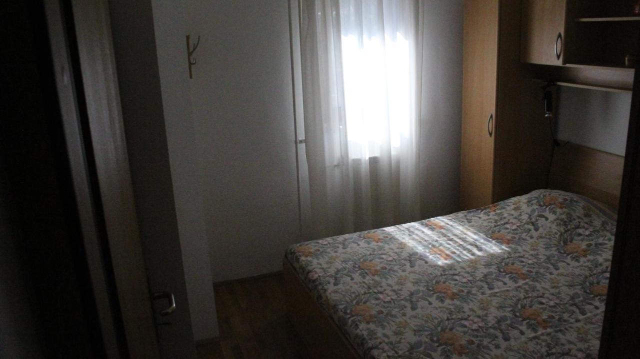 Apartman 100M2, Full Opremljen, Privatni Parking. بولا المظهر الخارجي الصورة